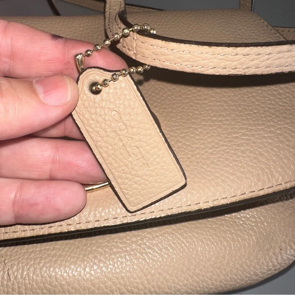 Coach Crossbody Beige‎ Tones Size 6H X 8L Fold Over Vintage Look Small Bag - Picture 12 of 12